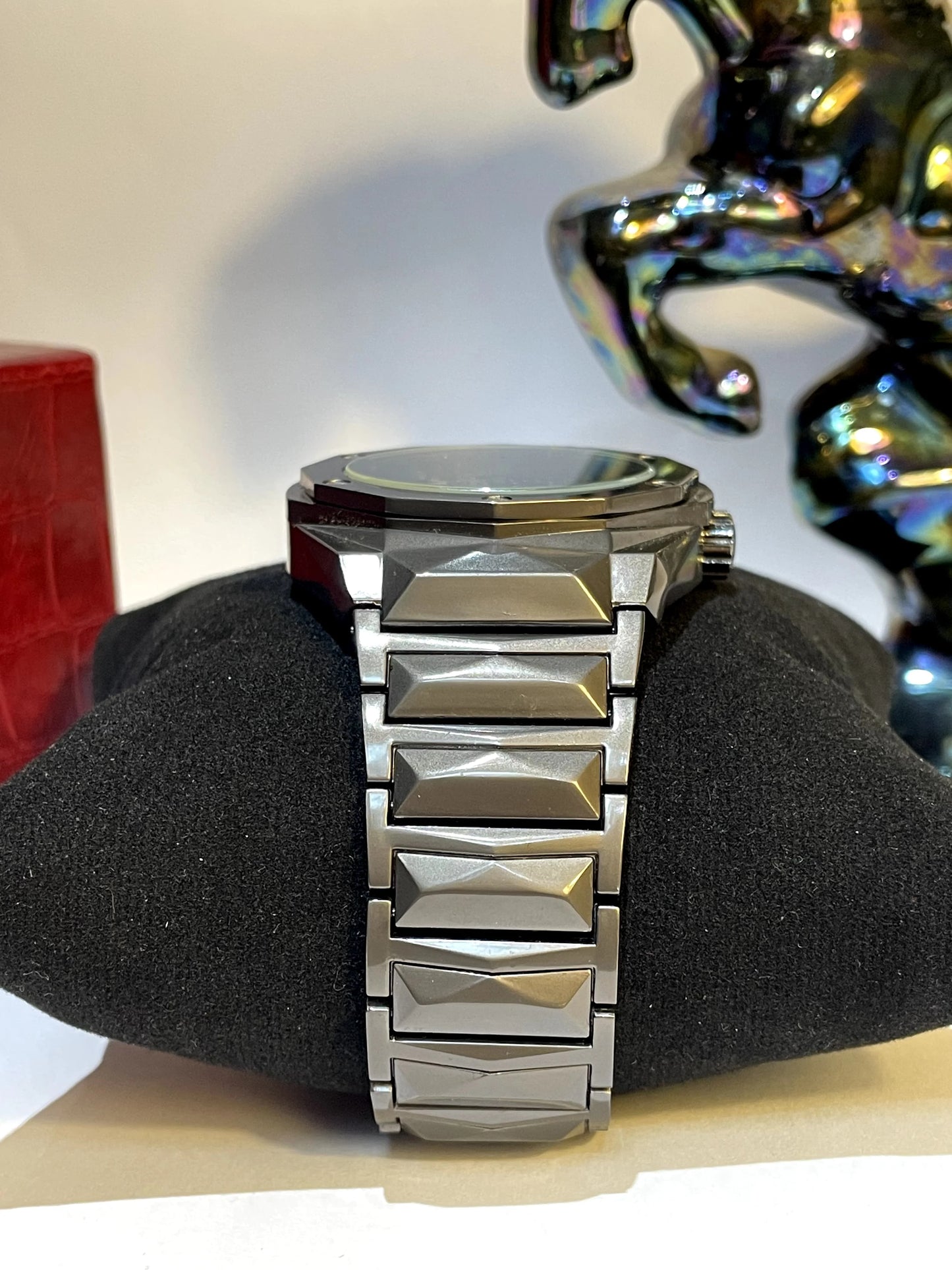 HUBLOT DAIMOND CUT Skull addition date adjust dial